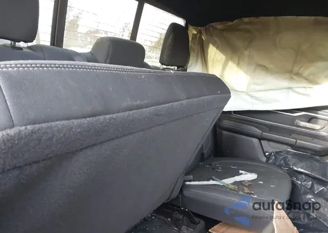 2021 Ram 1500 Big Horn 4X4 5'7 Box z USA, uszkodzony, nr VIN 1C6RRFFG4MN511747